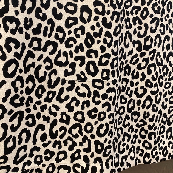 Ann Taylor Top Black & White Animal Print - Picture 3 of 6
